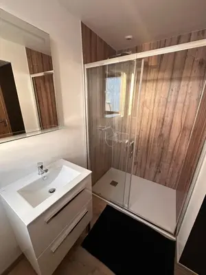 Salle de bains dans l'établissement Gîte Cotentin Sweet Home