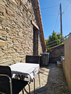 Plan de l'établissement Ancien moulin près d'un ruisseau