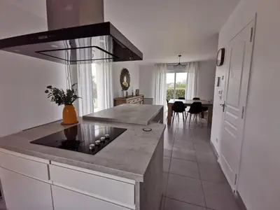 Cuisine ou kitchenette dans l'établissement La maison des Alliés Bayeux