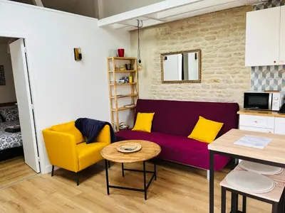 Cuisine ou kitchenette dans l'établissement Joli F2 avec terrasse 150m plage