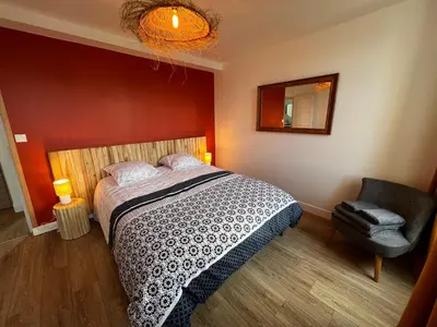 Un ou plusieurs lits dans un hébergement de l'établissement Appartement Gordon Smith, en plein centre, 4 pers