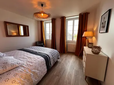 Un ou plusieurs lits dans un hébergement de l'établissement Appartement Gordon Smith, en plein centre, 4 pers