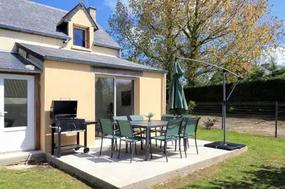 Jardin de l'établissement L'Eden E&M - Belle maison 8 voyageurs