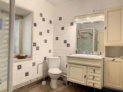 Salle de bains dans l'établissement Gite de groupe Les KerChouers
