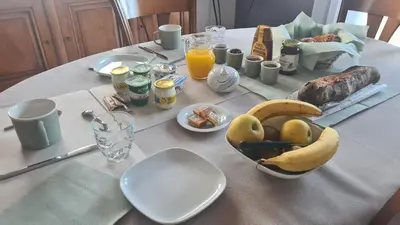 Nourriture dans le séjour chez l'habitant ou à proximité