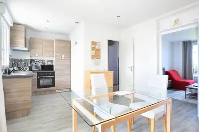 Cuisine ou kitchenette dans l'établissement En bord de mer - Appt à moins d'un km de la plage