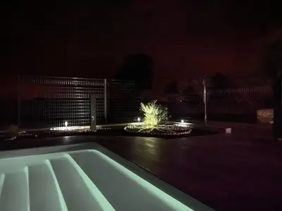 Piscine de l'établissement La Miltière, maison avec piscine, spa et sauna ou située à proximité