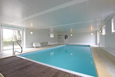 Piscine de l'établissement La Vallée ou située à proximité