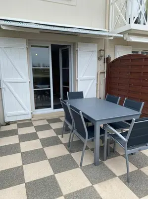 Balcon ou terrasse dans l'établissement Maison en bord de mer