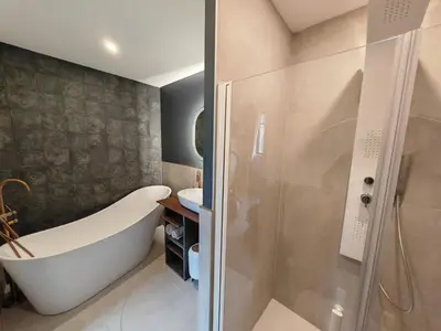 Salle de bains dans l'établissement Domaine de L'isle Maniere
