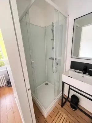 Salle de bains dans l'établissement Appartement 1 Maison Dior, centre, plage à 500 m