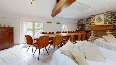 Coin salon dans l'établissement La Clef Decamp Moulin Harry 21 pers 10 min Viaduc de la Souleuvre