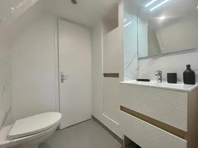 Salle de bains dans l'établissement Le Clos de Colombiers hyper centre parking privé, proche sites du Débarquement