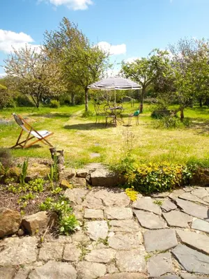 Jardin de l'établissement La Maison Cabane