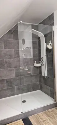 Salle de bains dans l'établissement Les Charmilles