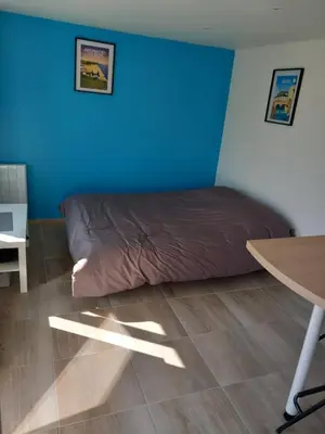 Coin salon dans l'établissement Petite maison du Tronquay