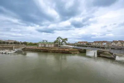 Vue sur la rivière ou le fleuve situé(e) à proximité de l'appartement