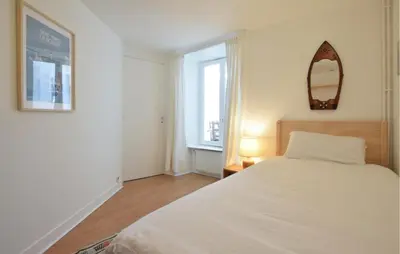 Un ou plusieurs lits dans un hébergement de l'établissement Stunning Home In Saint-Vaast-La-Hougue
