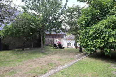 Jardin de l'établissement Le domaine des figuiers - Gîte des pèlerins