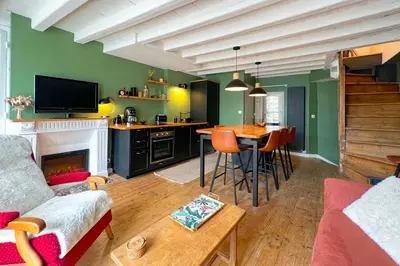 Cuisine ou kitchenette dans l'établissement Appart de charme, 2 chambres en centre ville