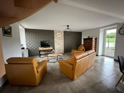 Coin salon dans l'établissement Gîte de Monthardrou
