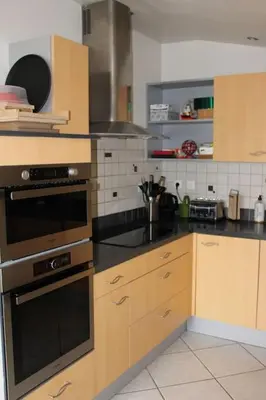 Cuisine ou kitchenette dans l'établissement Maison jardin proximité Bayeux, Arromanches