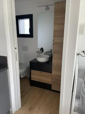 Salle de bains dans l'établissement Studio situé entre Caen & Bayeux et la mer