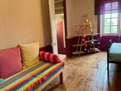 Coin salon dans l'établissement Maison sympa en centre-bourg