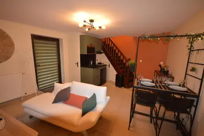 Coin salon dans l'établissement Logement cosy et moderne