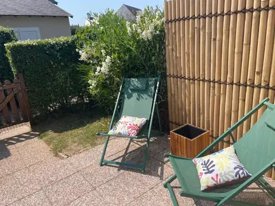 Jardin de l'établissement L'ALOUETTE maison 4/5pers PISCINE/MER Cabourg à pied
