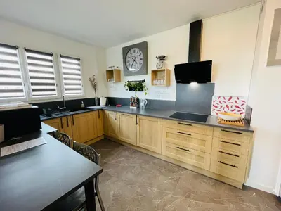 Cuisine ou kitchenette dans l'établissement Yucca, Appartement avec garage privé et balcon
