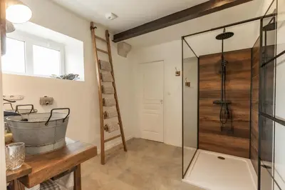 Salle de bains dans l'établissement Chez Marguerite et Bienaimé
