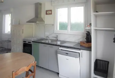Cuisine ou kitchenette dans l'établissement Mary and Frank guest house