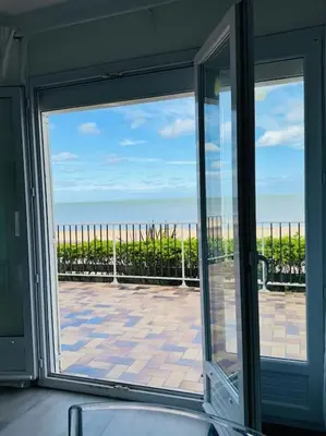 Balcon ou terrasse dans l'établissement Demeure rénovée front de mer