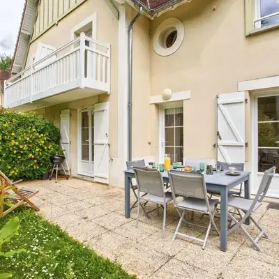 Maison de vacances pour 6 personnes à 600m de la plage avec terrasse et jardin
