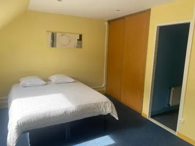 Un ou plusieurs lits dans un hébergement de l'établissement les moulins - chambre 1