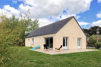 Jardin de l'établissement Un tour dans la Manche - A 500 m de la plage