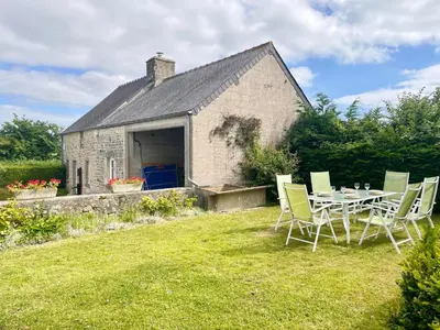 Jardin de l'établissement Maison de pays proche de la mer