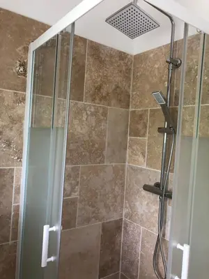 Salle de bains dans l'établissement La Saint Comienne