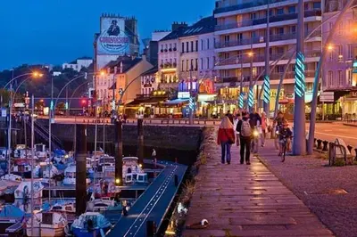 Clients de l'établissement Maison de vacances 5 voyageurs