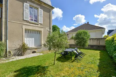 Jardin de l'établissement Le Haut de la Roseraie - Studio avec vue mer
