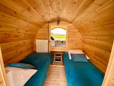 Un ou plusieurs lits dans un hébergement de l'établissement La Clef Decamp Auberge St Vincent et Diligence 35pers jacuzzi, salle de jeux