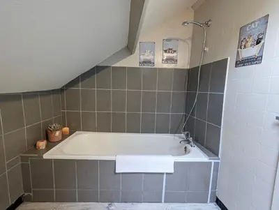Salle de bains dans l'établissement Vivez dans un magnifique village Normand