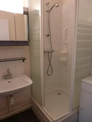 Salle de bains dans l'établissement plage et coquillage