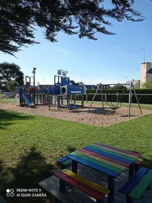 Aire de jeux pour enfants de l'établissement Maison au calme bord de mer