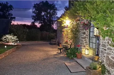 Jardin de l'établissement 3 Bed Cottage Sleeps 6 - Enclosed Patio -Fireplace