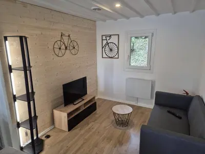 Télévision ou salle de divertissement dans l'établissement CAMPING LES GRAVELETS 2étoiles