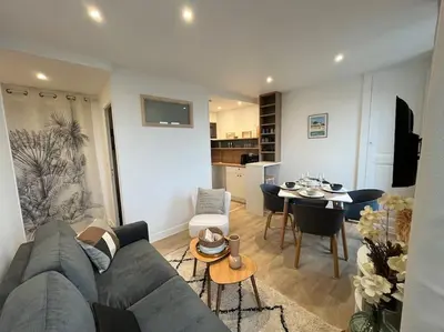 Cuisine ou kitchenette dans l'établissement Le Bellevue