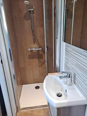 Salle de bains dans l'établissement Appartement 2-3 personnes résidence les mimosas Port-Mer Cancale