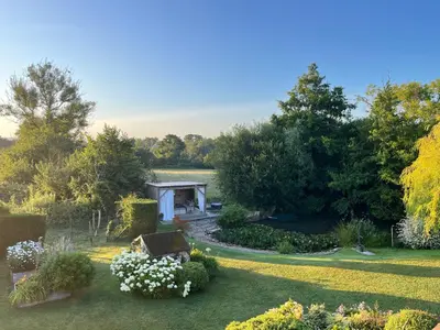 Jardin de l'établissement La Chambre du Cottage B&B